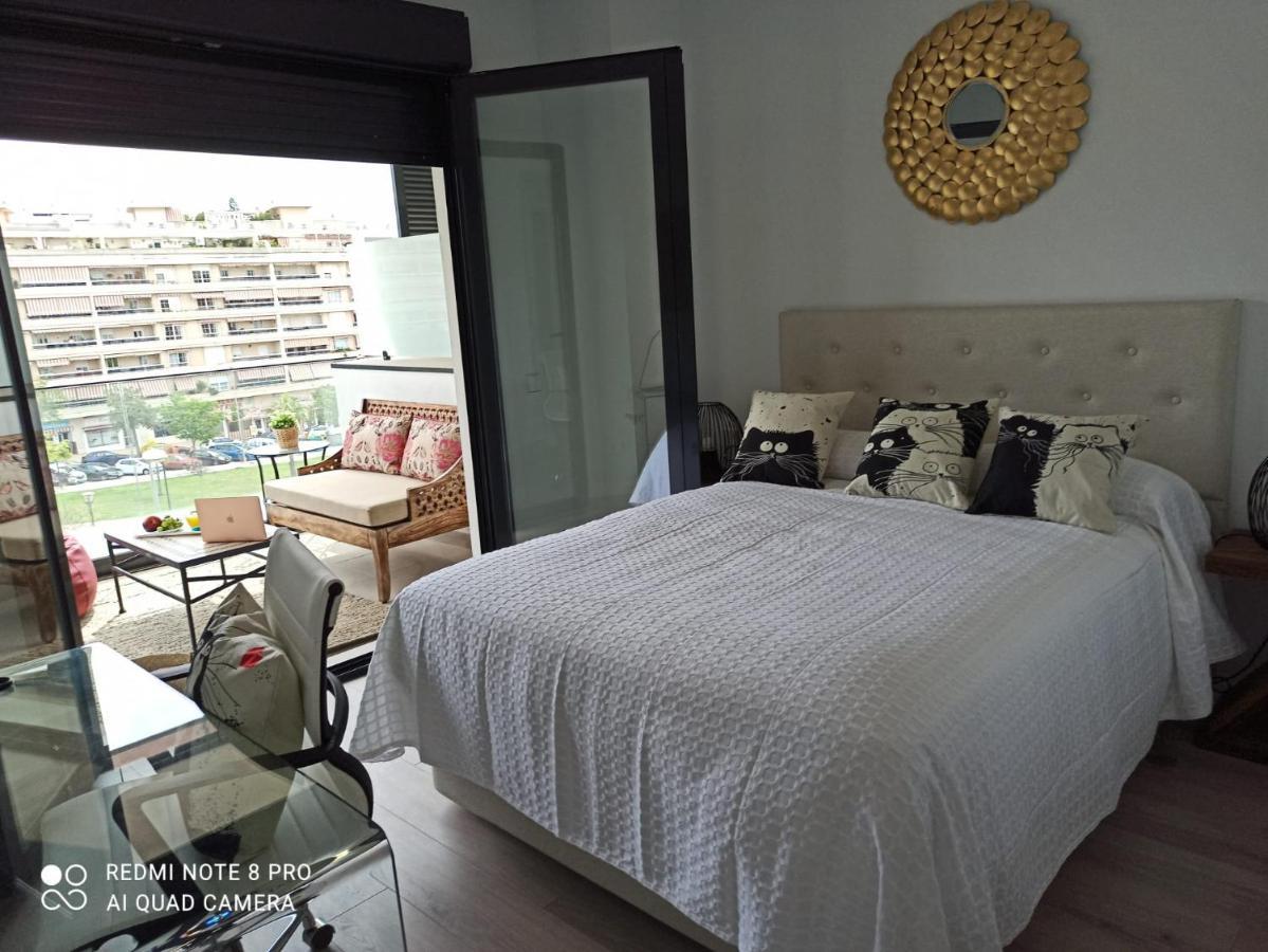 Teatinos Suite Malaga Exterior photo