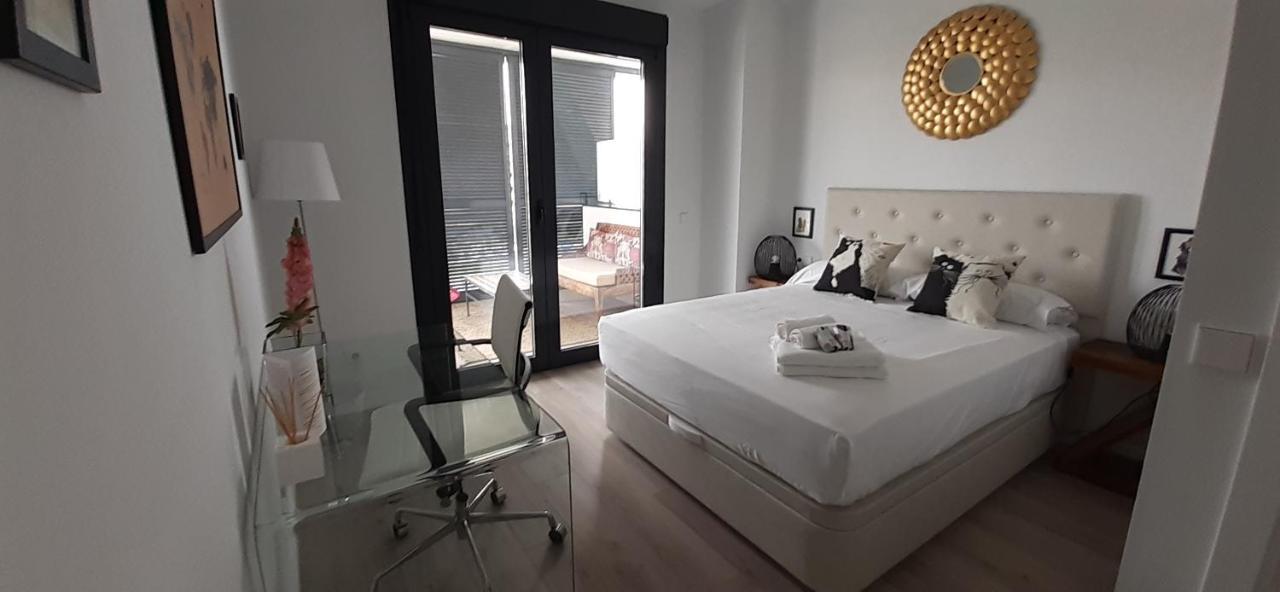 Teatinos Suite Malaga Exterior photo