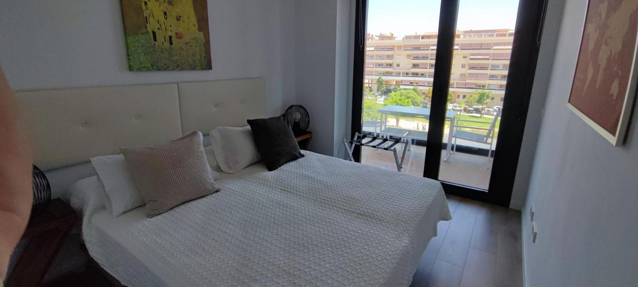 Teatinos Suite Malaga Exterior photo